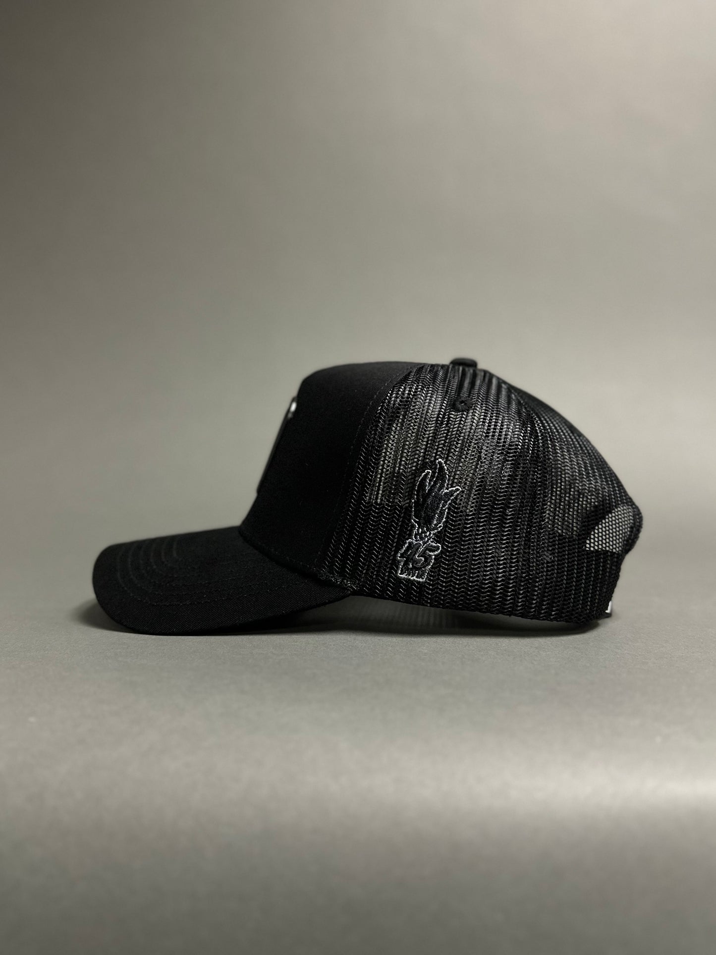 M Arch Hat -Black